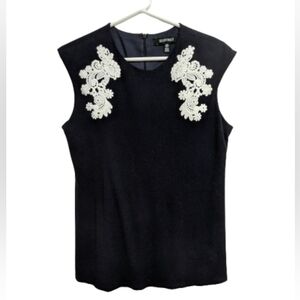 Ellen Tracy women's navy sleeveless top floral shoulder applique size M